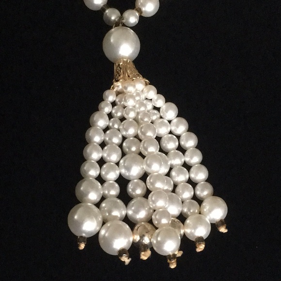 Vintage Retro Faux Pearl Necklace - Picture 4 of 14